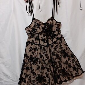 Elegant Black Floral Dress with Spaghetti Straps